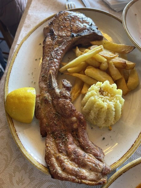 Cozy traditional taverna in Athens